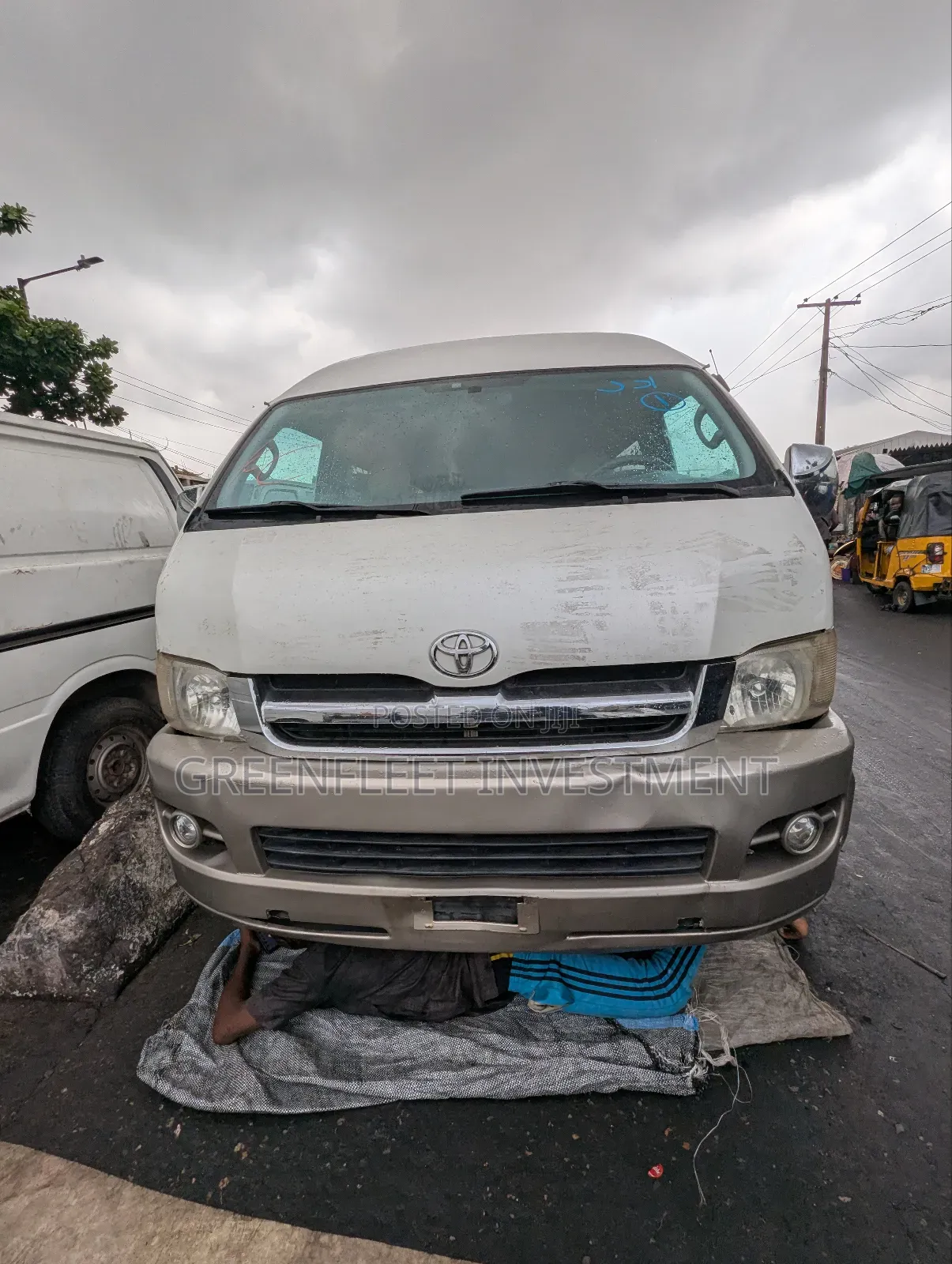 Toyota HiAce 2015 White
