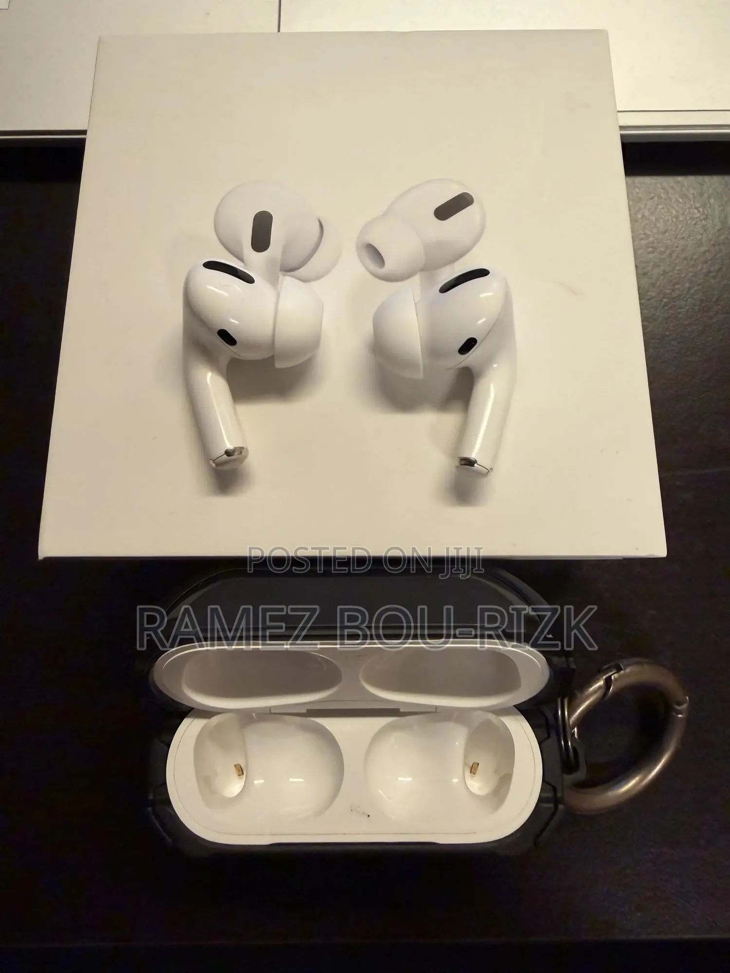Airpods Pro With Wireless Charging Case (1st Generation)