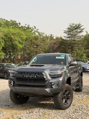 Toyota Tacoma 4dr Double Cab 2016 Gray