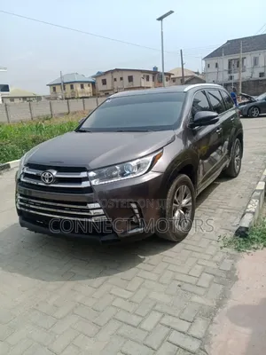 Toyota Highlander XLE 4dr SUV AWD (3.5L 6cyl 6A) 2015 Gray