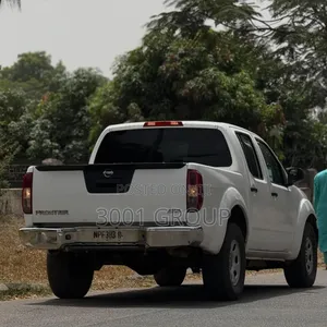 Nissan Frontier 2015 White