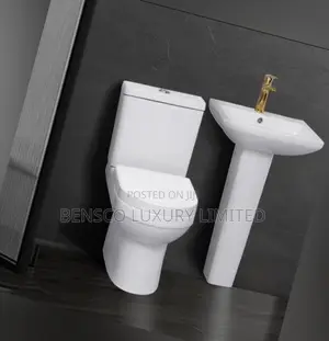 Luxury White Ceramic Wc and Pedestal Sink Set With Gold Mixer