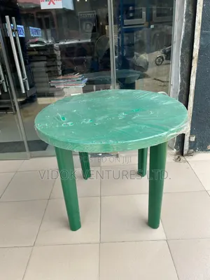 High Quality Plastic Round Table