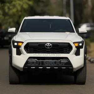 Toyota Tacoma 2024 White