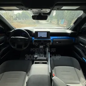 Toyota Tacoma 2024 White