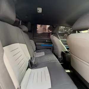 Toyota Tacoma 2024 White