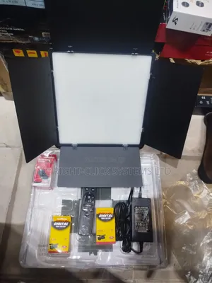 Pro Led 660 Series Studio With Light Stand and F570 Battery