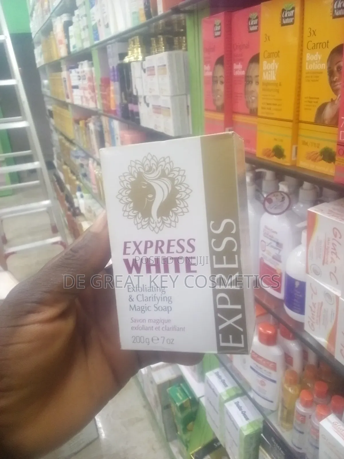 Express White Exfoliating Clarifying Magic Soap