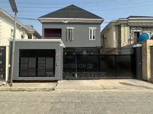 2bdrm Apartment in Lekki Phase 1 for rent