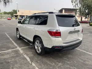 Toyota Highlander Limited 2012 White