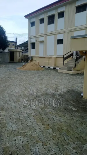 4bdrm Duplex in Dolphin Estate for sale