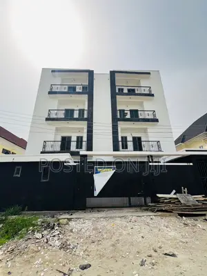 2bdrm Apartment in Ologolo, Lekki Phase 2 for sale