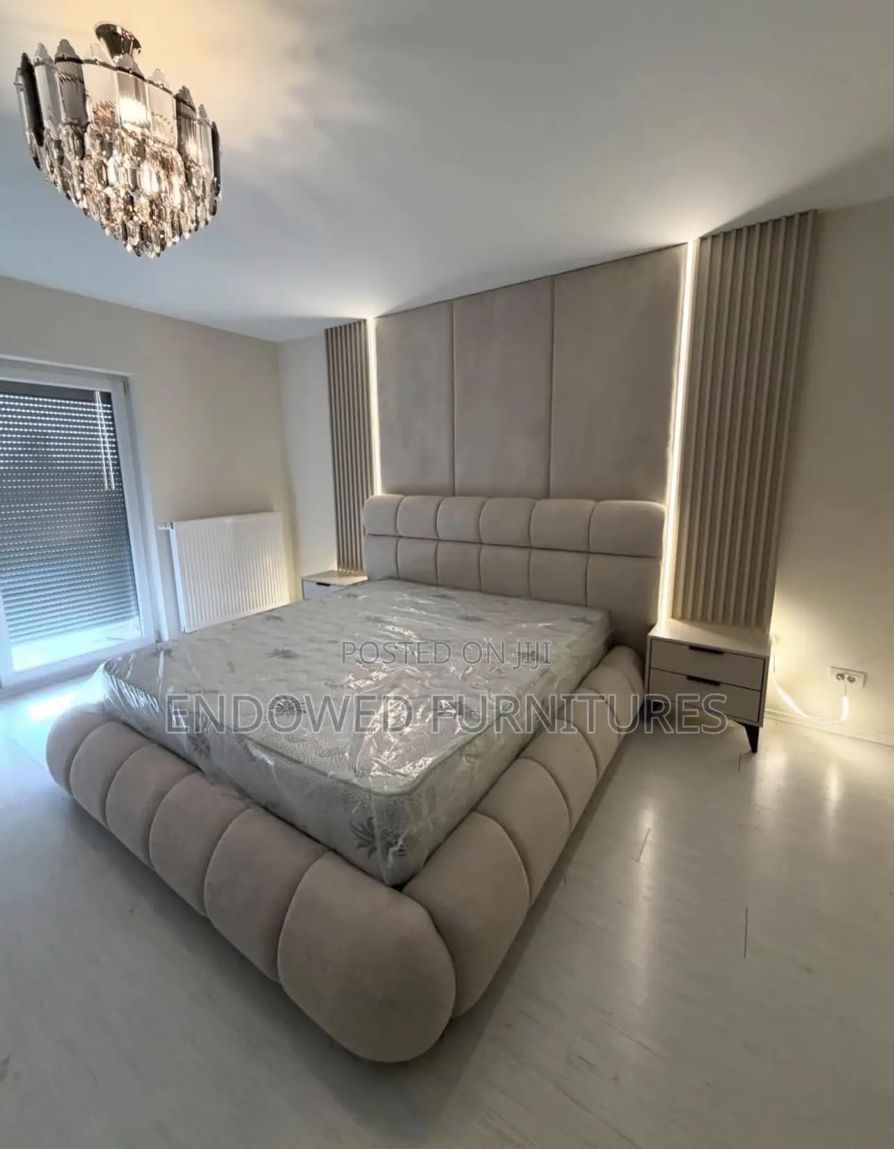 Luxury Bed Frame With Ottoman