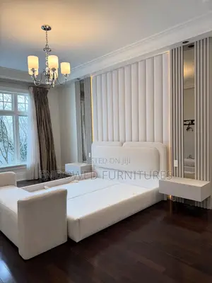 Luxury Bed Frame With Ottoman