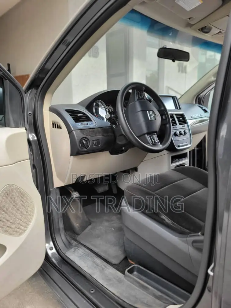 Dodge Caravan 2016 Gray