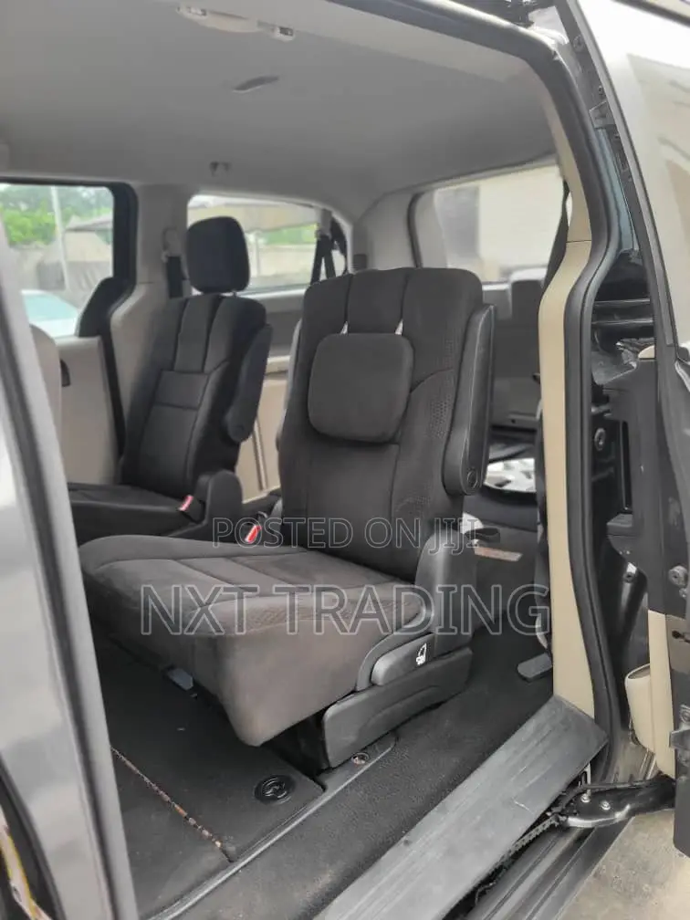 Dodge Caravan 2016 Gray