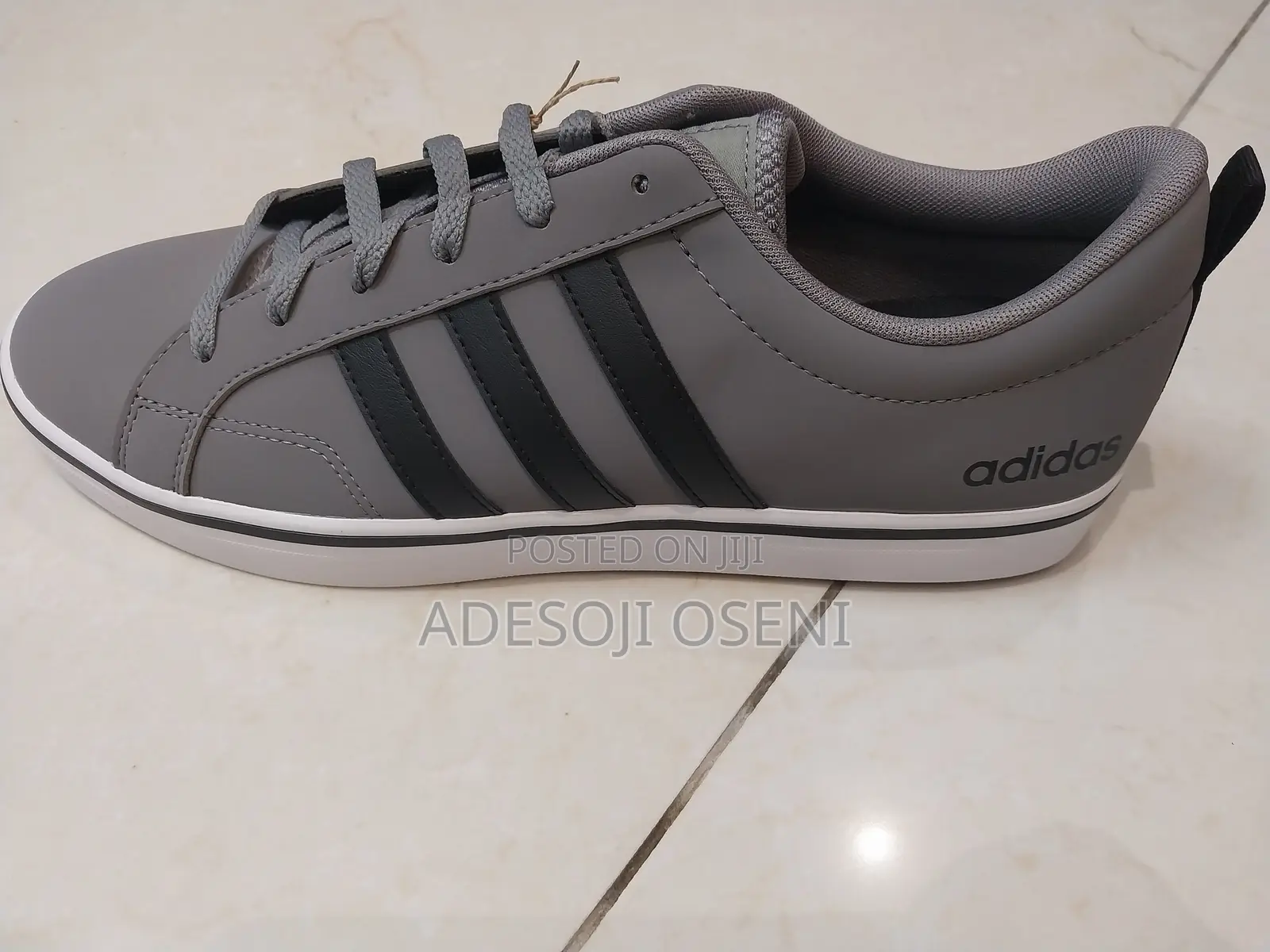 Adudas Sneakers