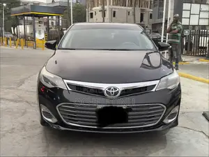 Toyota Avalon XLE Premium FWD Sedan (3.6L 6cyl 6A) 2016 Black