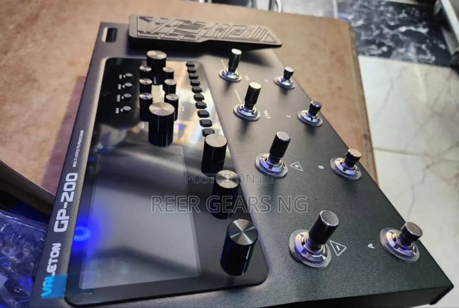 Valeton Gp-200 Guitar and Bass Effect Processor