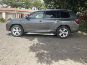 Toyota Highlander 2010 Green
