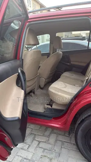 Toyota RAV4 2012 Red