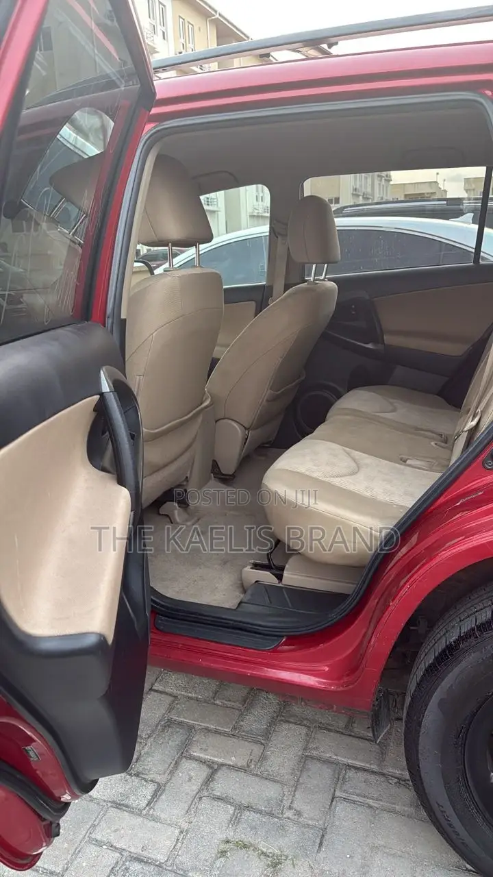 Toyota RAV4 2012 Red