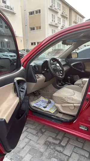 Toyota RAV4 2012 Red