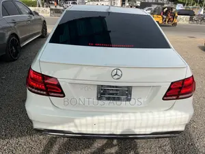 Mercedes-Benz E350 Base 4Matic Sedan AWD (3.5L 6cyl 7A) 2014 White