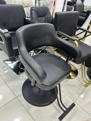 Round Base Saloon Chair