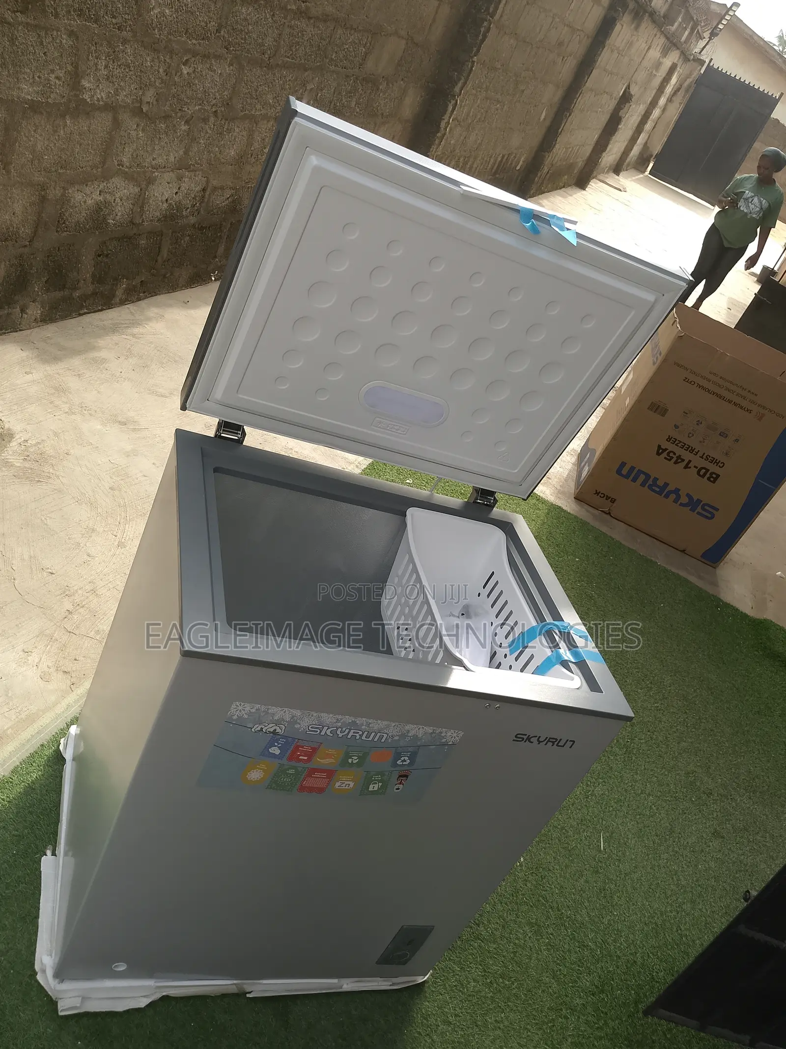 Skyrun 145l Chest Freezer for Restaurant Use