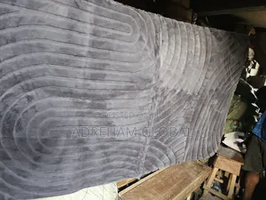 Quality Fluffy Rugs 
120x180cm