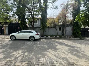 5bdrm Duplex in Adebayo Doherty for rent