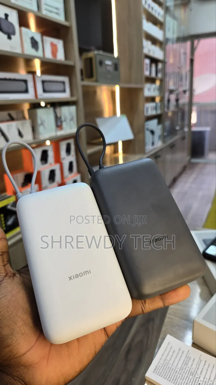 Xiaomi Powerbank With Integrated Cable