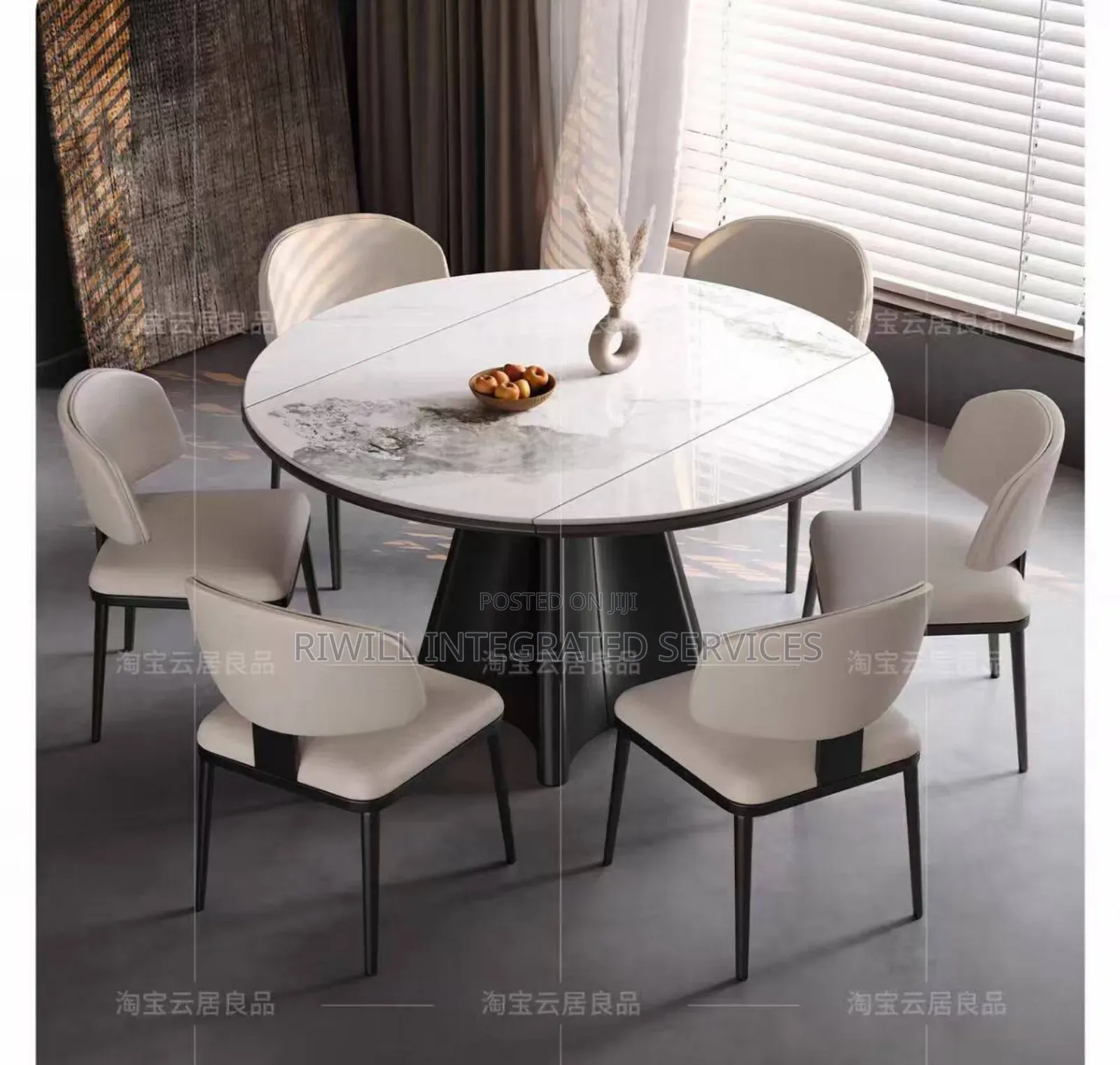Exclusive Dining Table