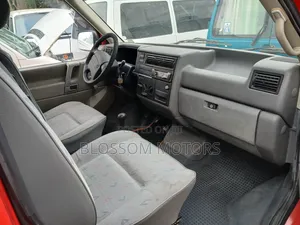 Volkswagen Transporter 2004 Red
