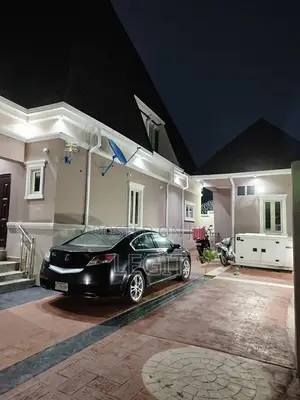 5bdrm Penthouse in Gwarinpa for sale