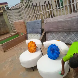 Modern Single Sitter