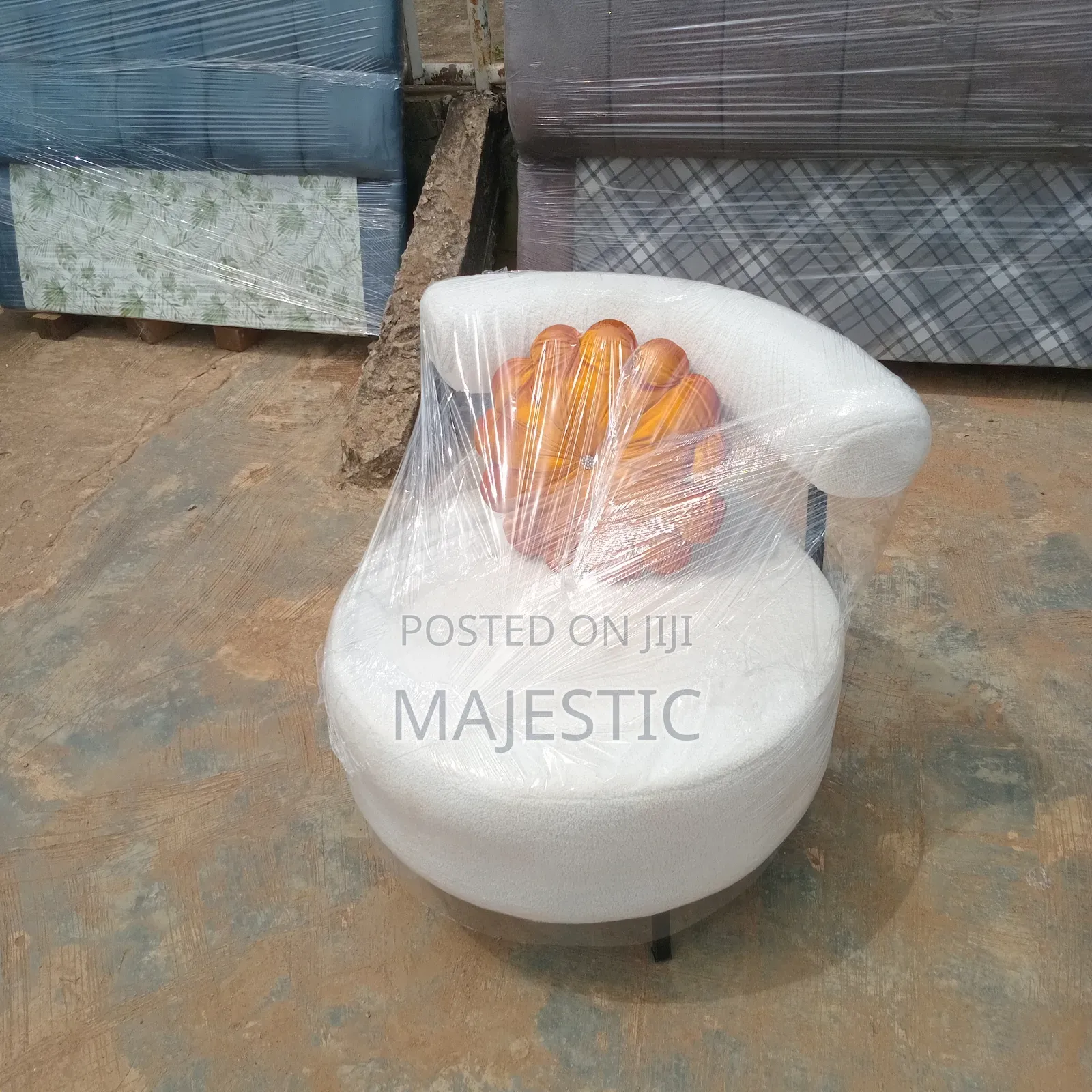 Modern Single Sitter