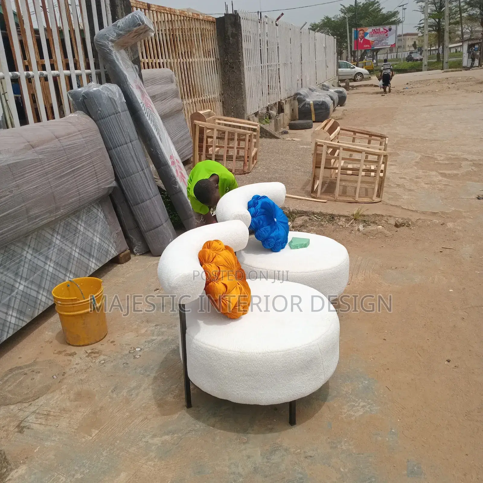 Modern Single Sitter