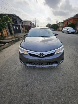 Toyota Camry L 4dr Sedan (2.5L 4cyl 6A) 2012 Gray