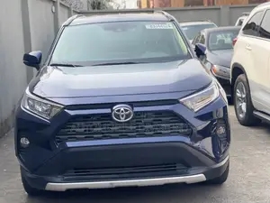 Toyota RAV4 XLE AWD 2020 Blue