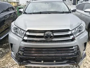 Toyota Highlander XLE 2019 Silver