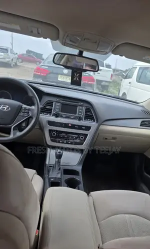 Hyundai Sonata SE 4dr Sedan (2.4L 4cyl 6A) 2015 Gray