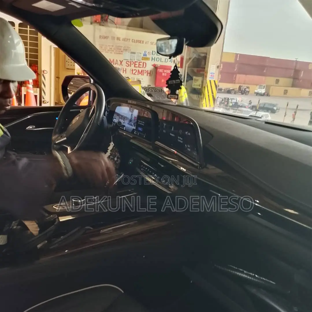 Cadillac Escalade 2024 Gray