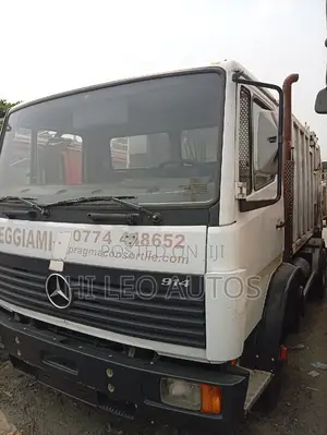 Compactor 914 Truck