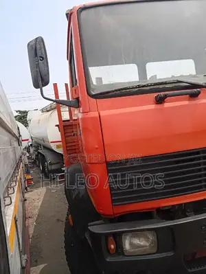 1314 Mercedes Tipper