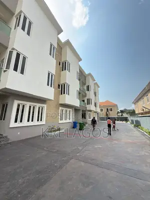 4bdrm Townhouse / Terrace in Lekki Phase 1 for rent