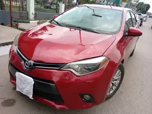 Toyota Corolla LE 4dr Sedan (1.8L 4cyl CVT) 2015 Red