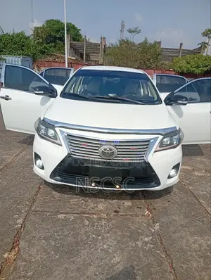 Toyota Corolla LE 4dr Sedan (1.8L 4cyl 4A) 2010 White