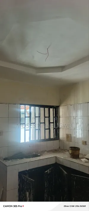 3bdrm Block of Flats in Woji for rent